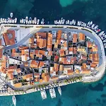 1 Bedroom Stunning In *
