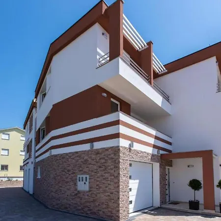 1 Bedroom Stunning In