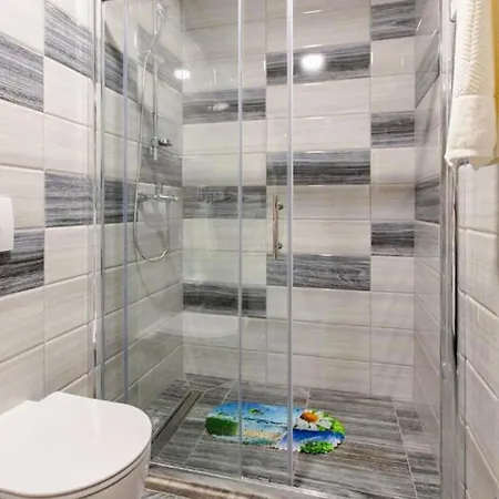 1 Bedroom Stunning In *