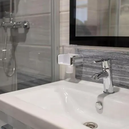 1 Bedroom Stunning In